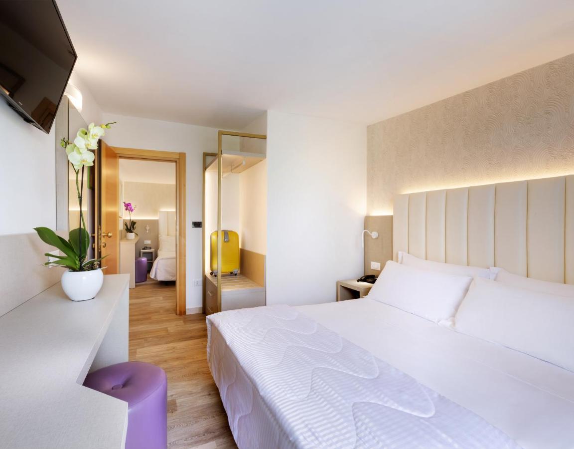 Hotel Castellucci Bellaria-Igea Marina Bagian luar foto