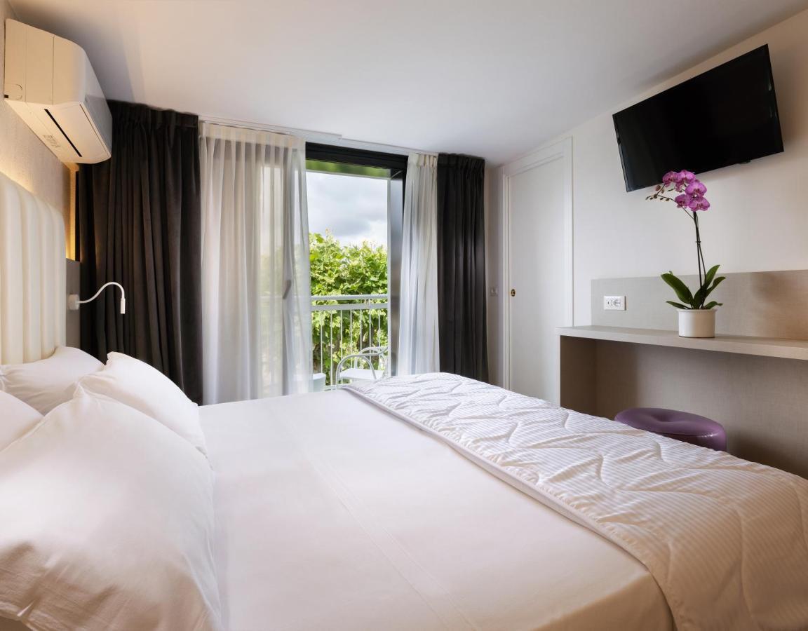 Hotel Castellucci Bellaria-Igea Marina Bagian luar foto